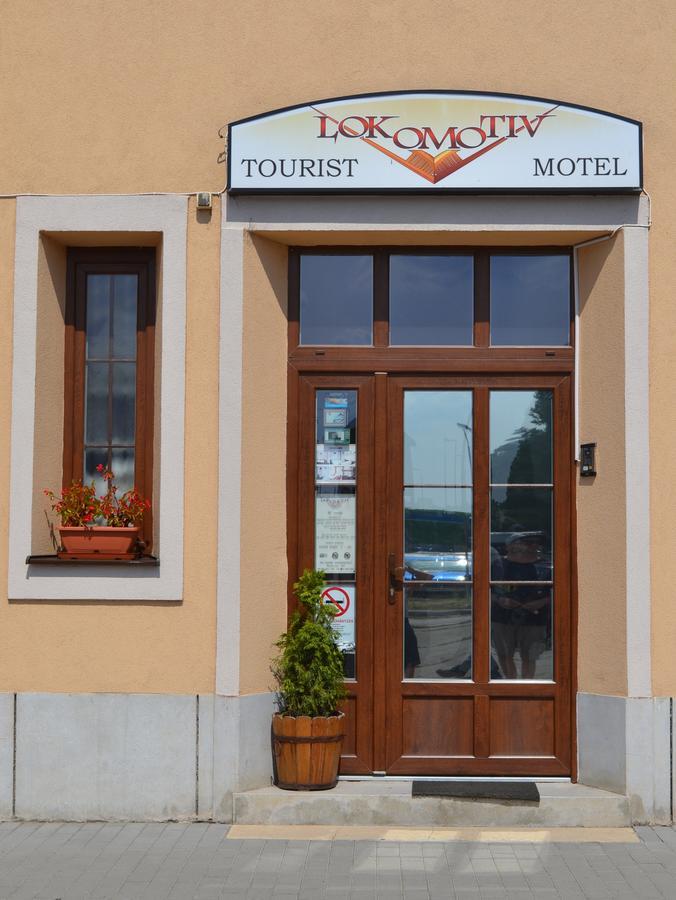 Lokomotiv Motel Eger Eksteriør billede